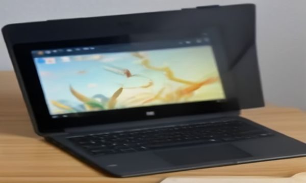 中柏EZpad Pro 12 2026款开箱评测，金属机身在桌面上展示，屏幕显示Windows 11界面，黑金色调专业氛围